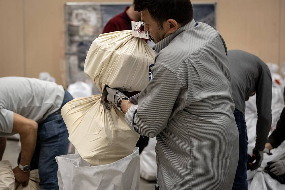 Yurt dışı temsilciliklerde kullanılan 1 milyon 817 bin oyun tasnifine başlandı - Resim: 29